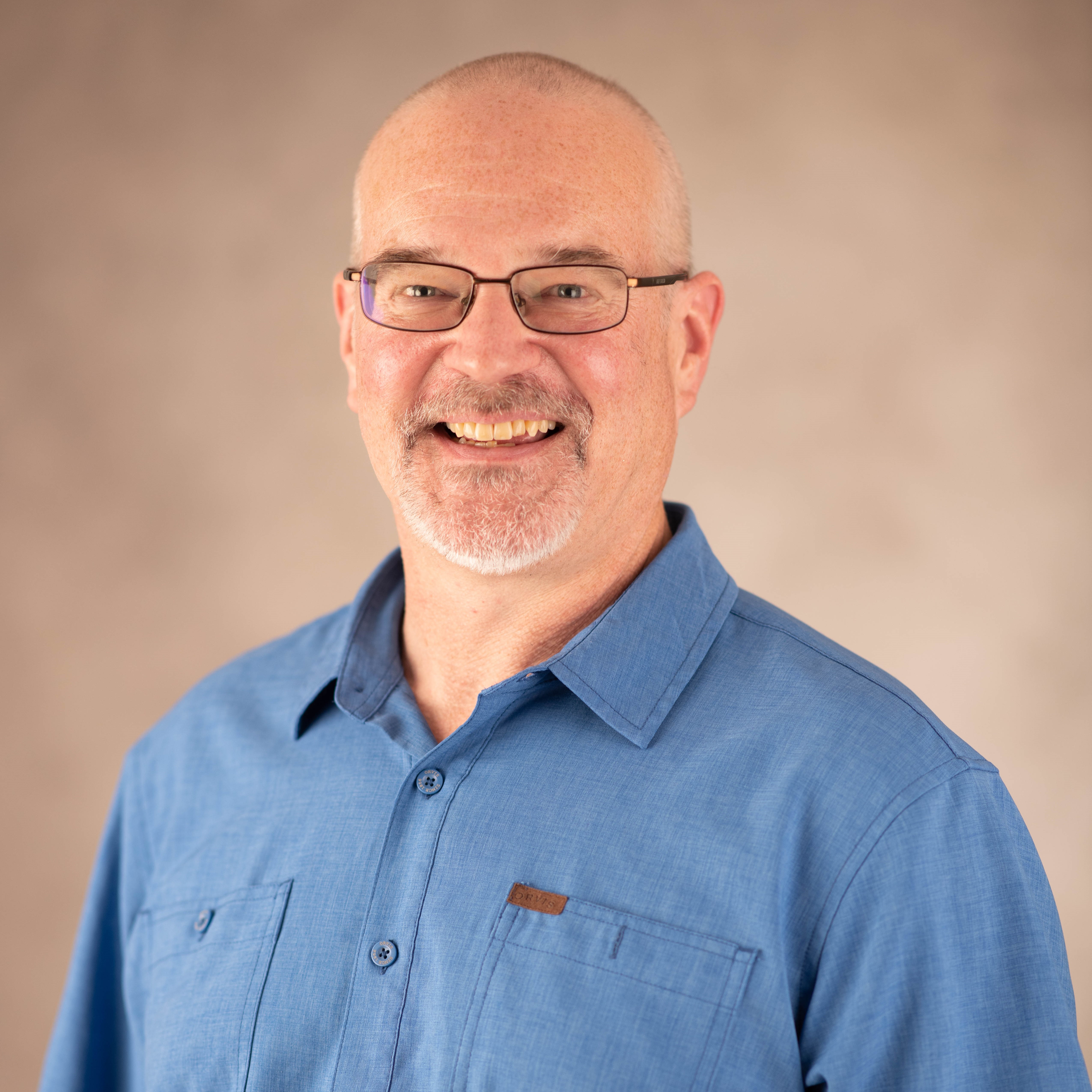 Head shot of Steve Moss, owner of Andante Piano Service